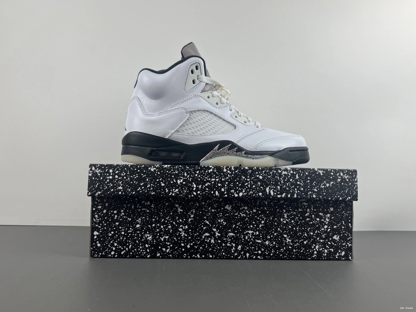 Air DD0587-110 Black White 5 Jordan 0327